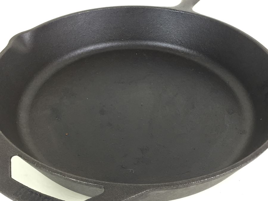 JUST ADDED - Lodge Cast Iron 12' Skillet [Photo 5]