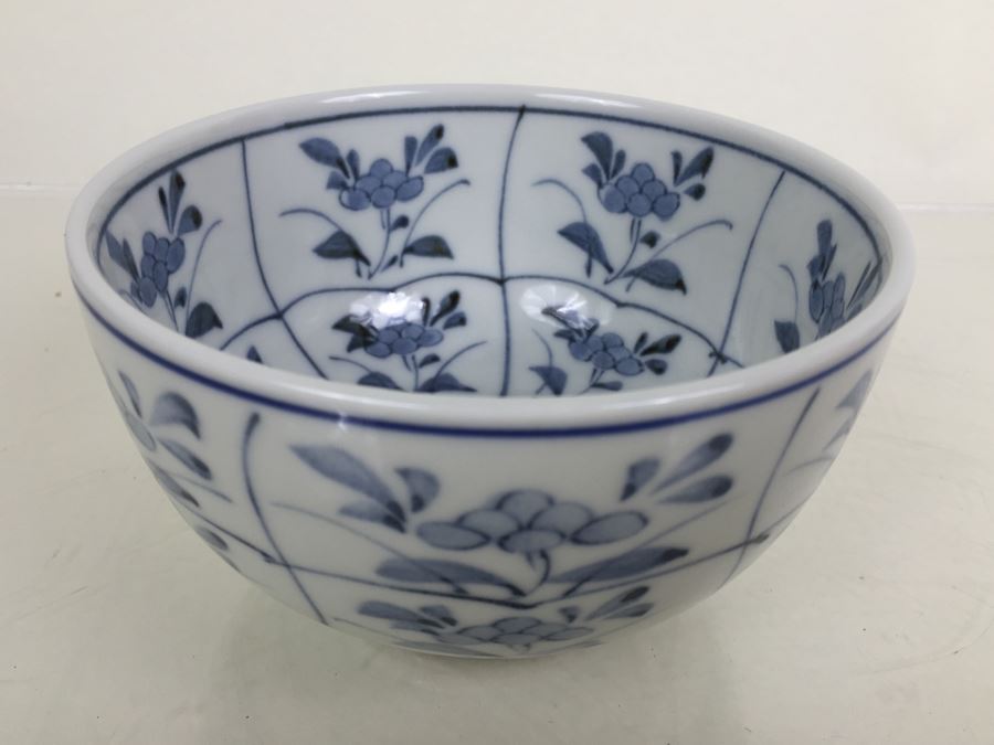 JUST ADDED - Pair Of Signed Asian Bowls [Photo 8]