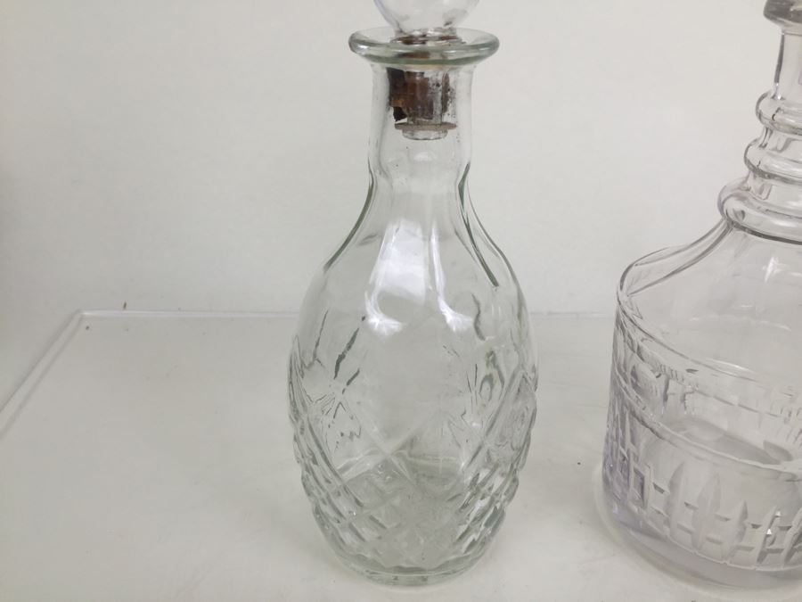 JUST ADDED - Pair Of Glass Decanters With Stoppers [Photo 4]