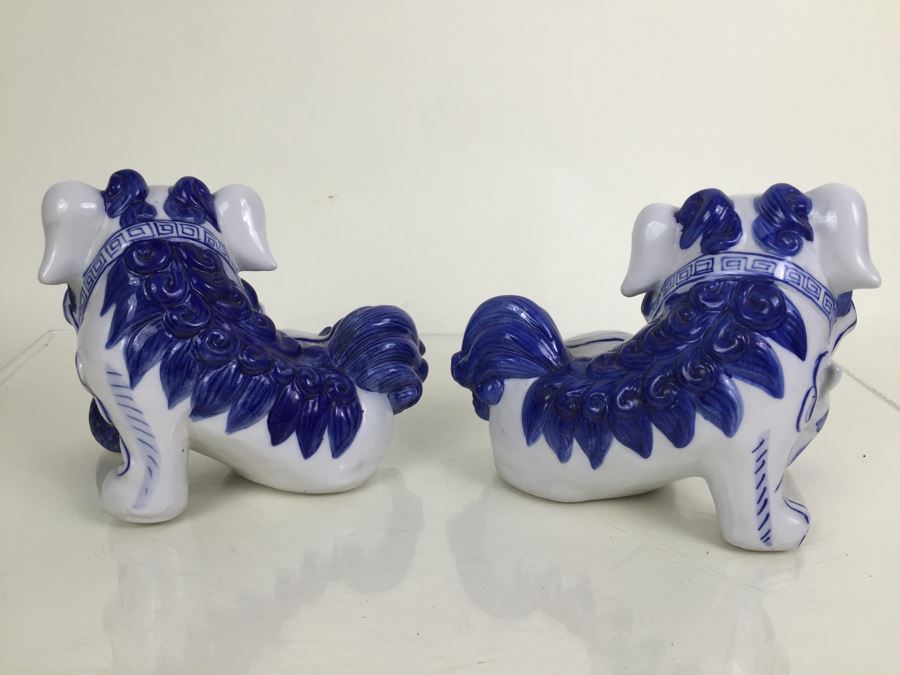 JUST ADDED - Pair Of Blue And White Foo Dogs [Photo 5]