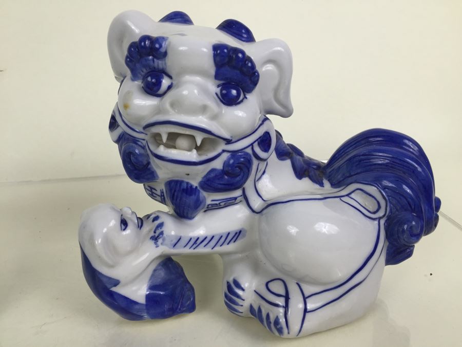 JUST ADDED - Pair Of Blue And White Foo Dogs [Photo 3]