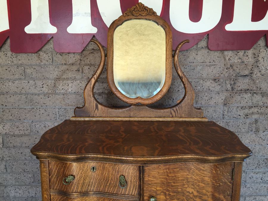 Nice Antique Serpentine Dresser Chest Of Drawers With Swivel Mirror  [Photo 4]