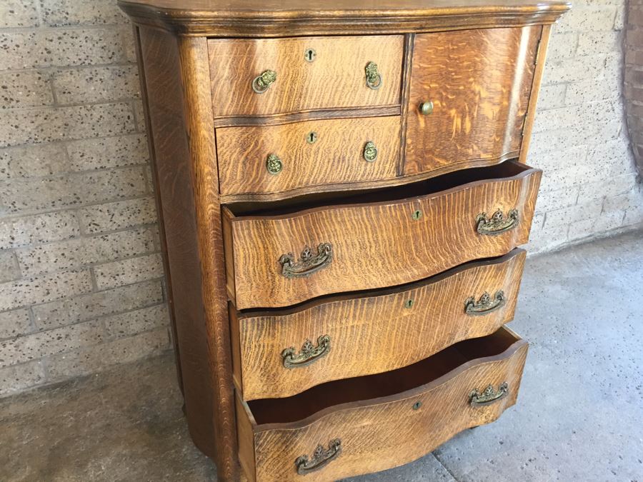 Nice Antique Serpentine Dresser Chest Of Drawers With Swivel Mirror  [Photo 3]