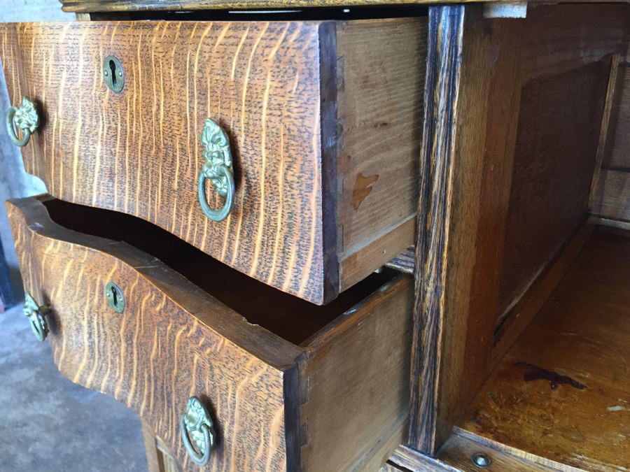 Nice Antique Serpentine Dresser Chest Of Drawers With Swivel Mirror  [Photo 11]