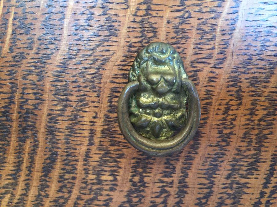 Nice Antique Serpentine Dresser Chest Of Drawers With Swivel Mirror  [Photo 12]