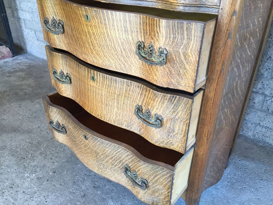 Nice Antique Serpentine Dresser Chest Of Drawers With Swivel Mirror  [Photo 16]
