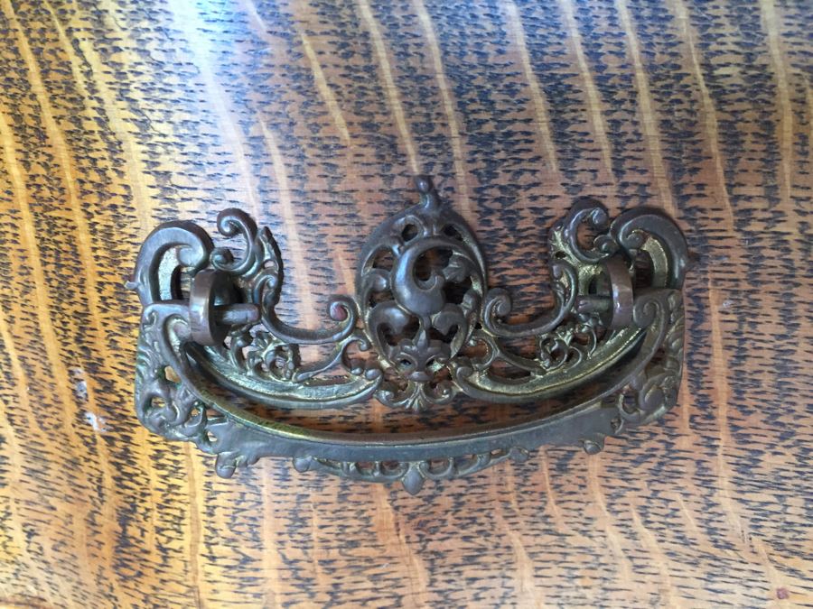 Nice Antique Serpentine Dresser Chest Of Drawers With Swivel Mirror  [Photo 13]