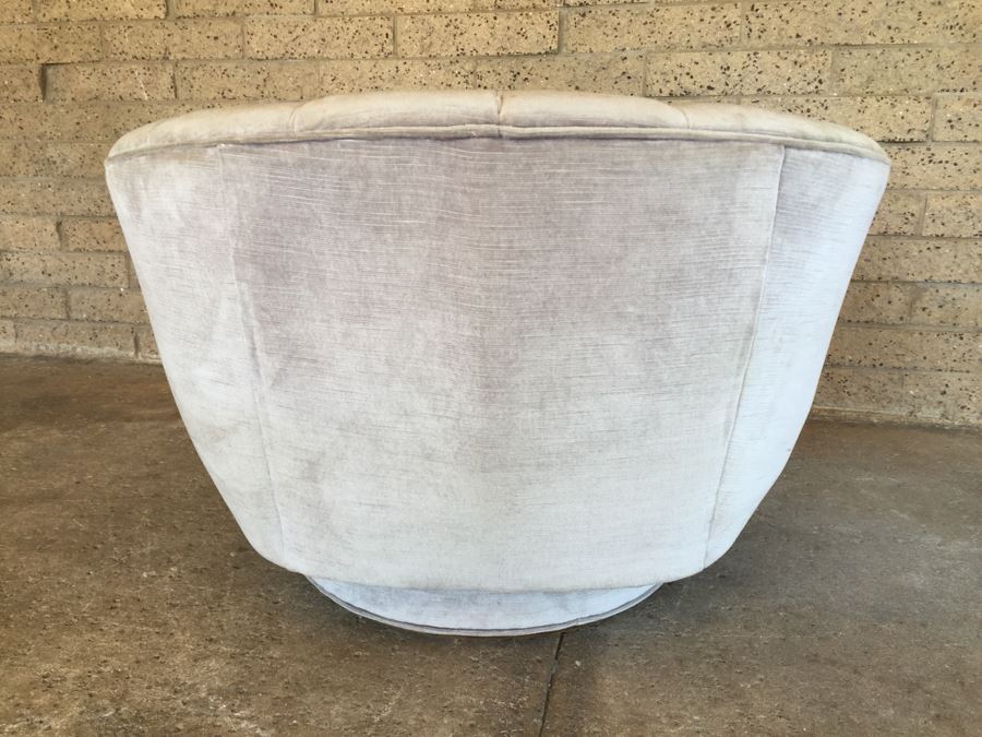 Awesome Mid-Century Tufted Swivel Chair [Photo 3]