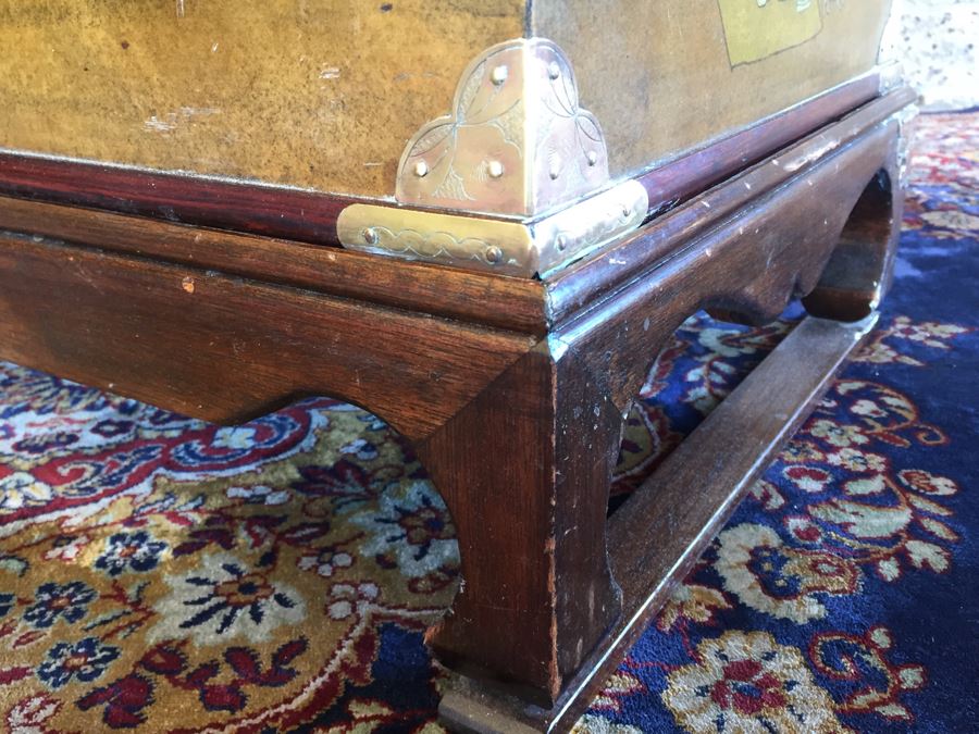 Vintage Korean Wedding Chest With Stand And Lock And Key In Excellent Condition Various Painted Scenes Throughout Cabinet Signed By Artist [Photo 28]