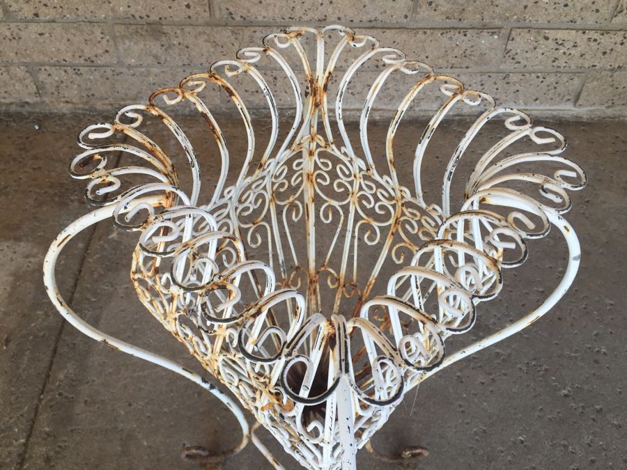 Vintage White Rustic Garden Planter [Photo 5]