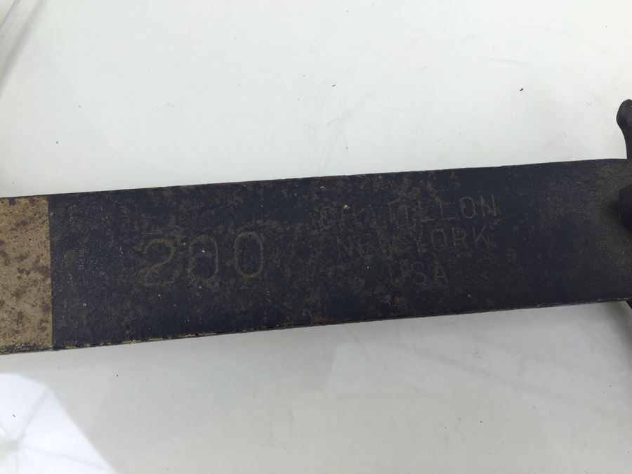 Vintage Cotton Scale With One Weight [Photo 5]