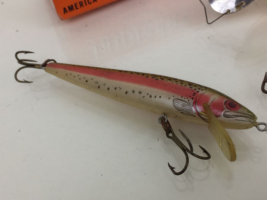 Huge Vintage Fishing Lures Lot [Photo 40]