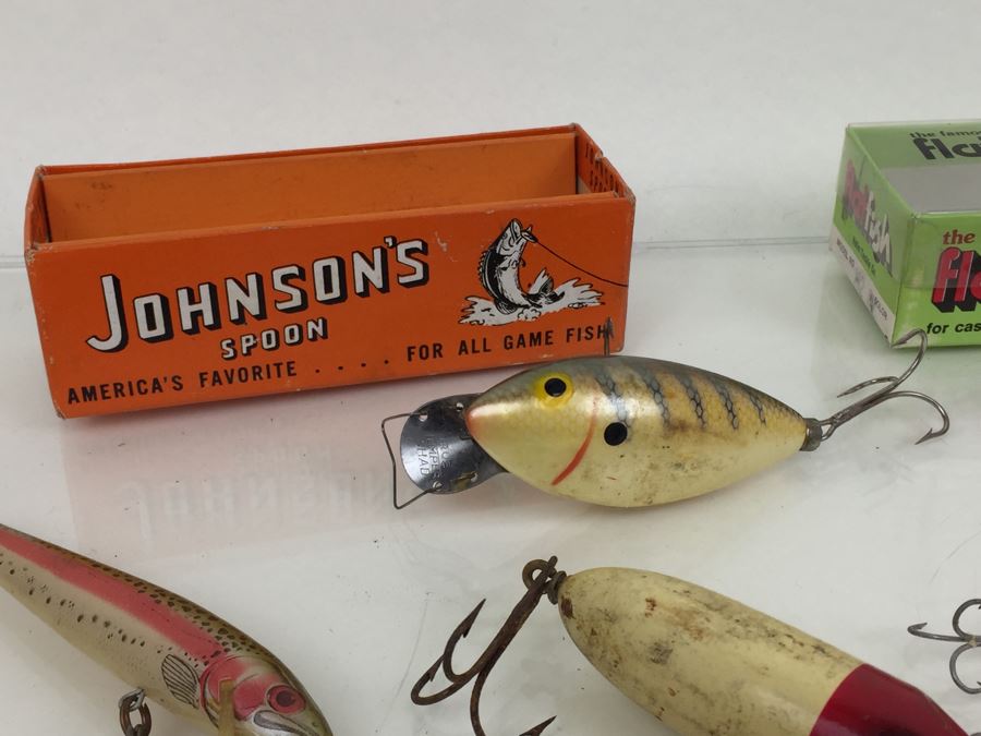 Huge Vintage Fishing Lures Lot [Photo 43]