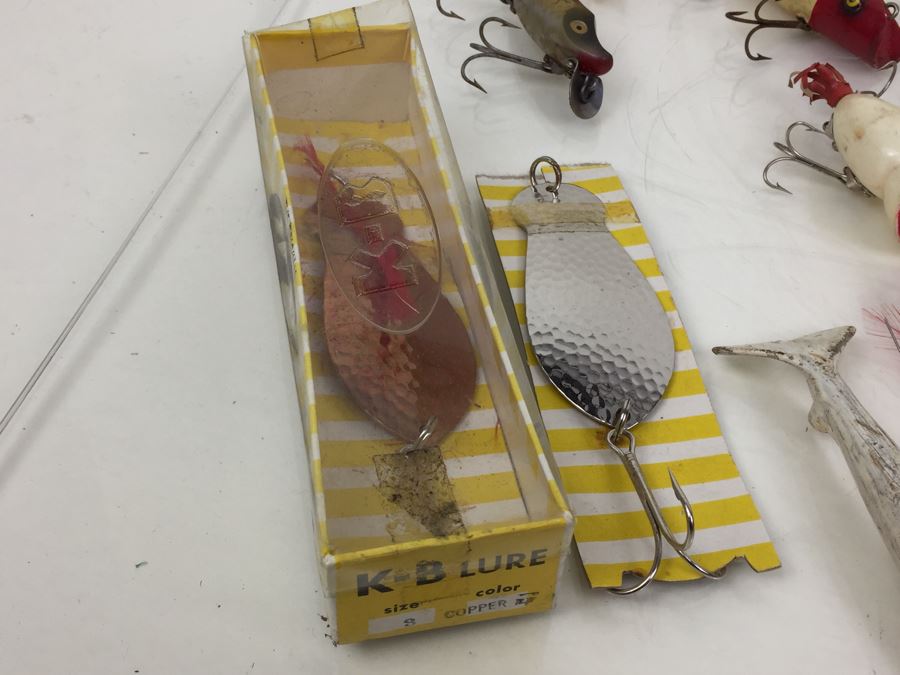 Huge Vintage Fishing Lures Lot [Photo 19]