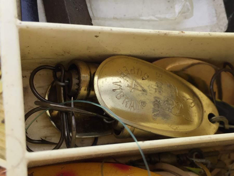 Vintage Fishing Tackle Box Loaded With Tackle Fishing Lures [Photo 6]