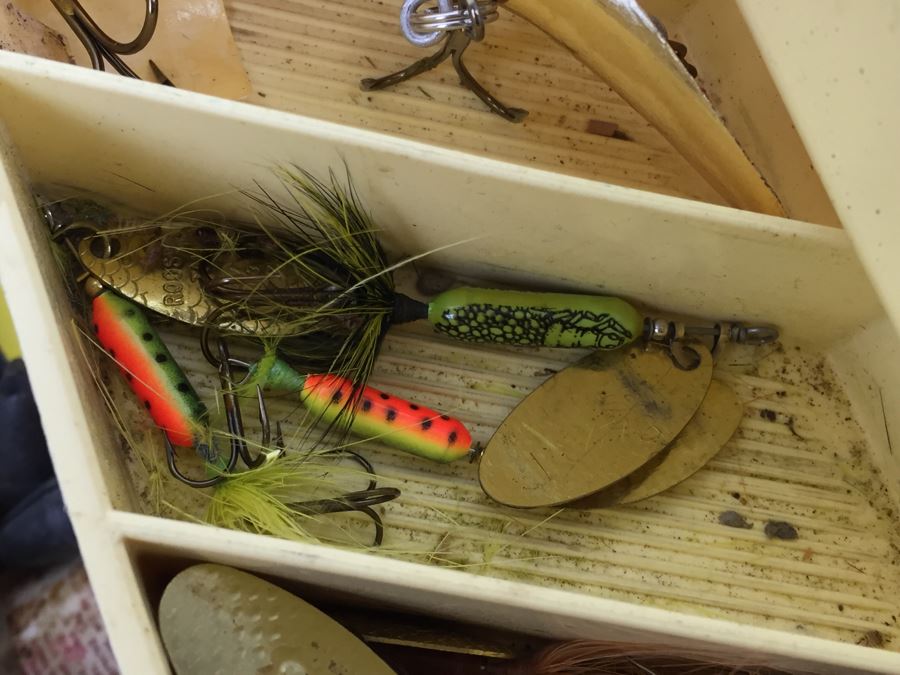 Vintage Fishing Tackle Box Loaded With Tackle Fishing Lures [Photo 11]