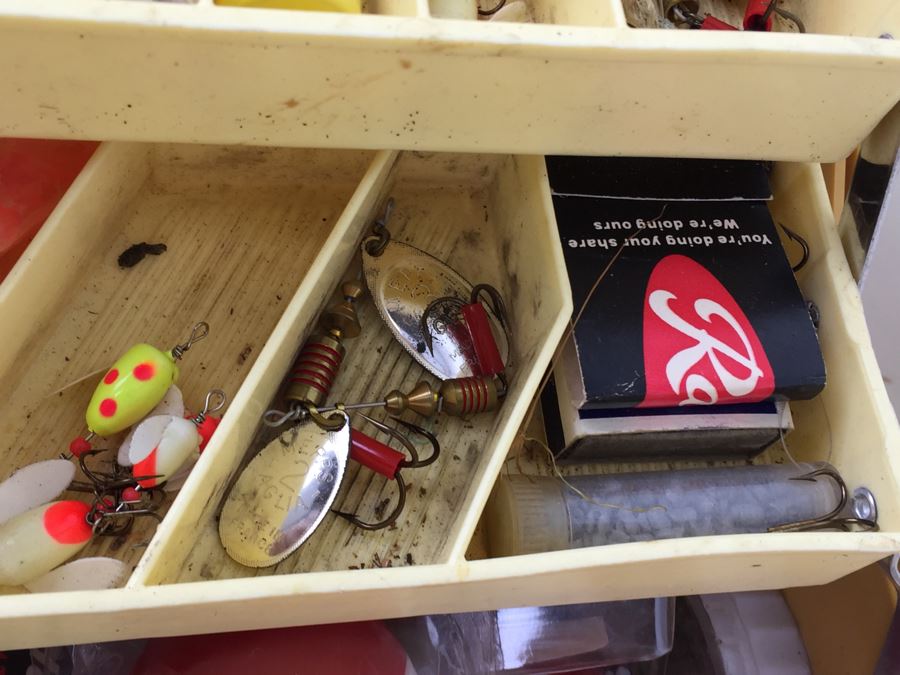 Vintage Fishing Tackle Box Loaded With Tackle Fishing Lures [Photo 17]