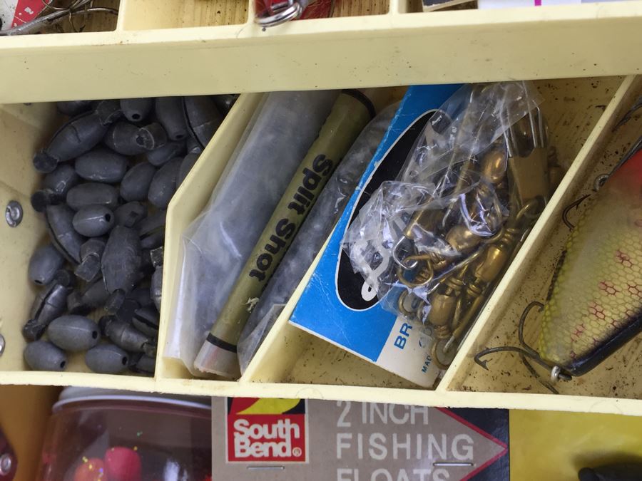 Vintage Fishing Tackle Box Loaded With Tackle Fishing Lures [Photo 14]