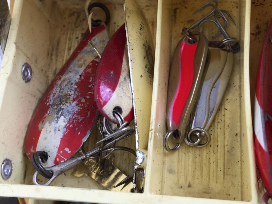 Vintage Fishing Tackle Box Loaded With Tackle Fishing Lures [Photo 7]