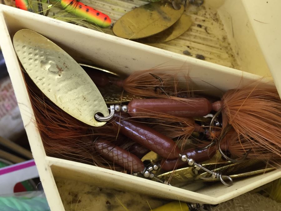 Vintage Fishing Tackle Box Loaded With Tackle Fishing Lures [Photo 10]