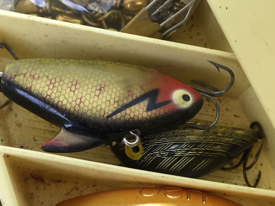 Vintage Fishing Tackle Box Loaded With Tackle Fishing Lures [Photo 13]