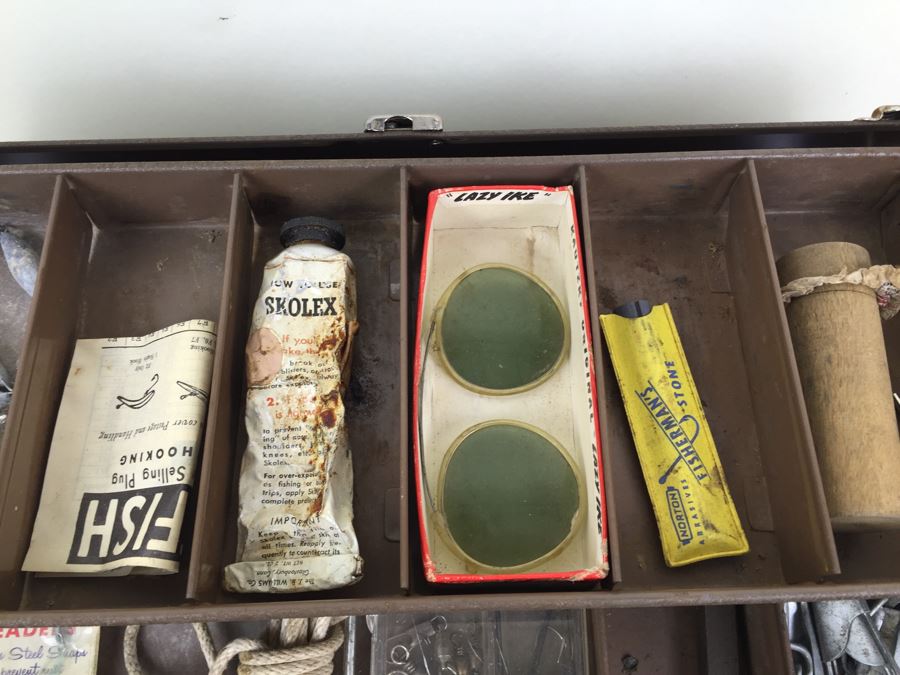Vintage Metal Fishing Tackle Box With Tackle And Knife [Photo 8]