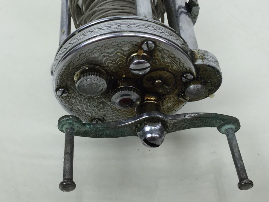 Vintage Pflueger Fishing Reel With Original Leather Pouch Great Condition Oiled [Photo 9]