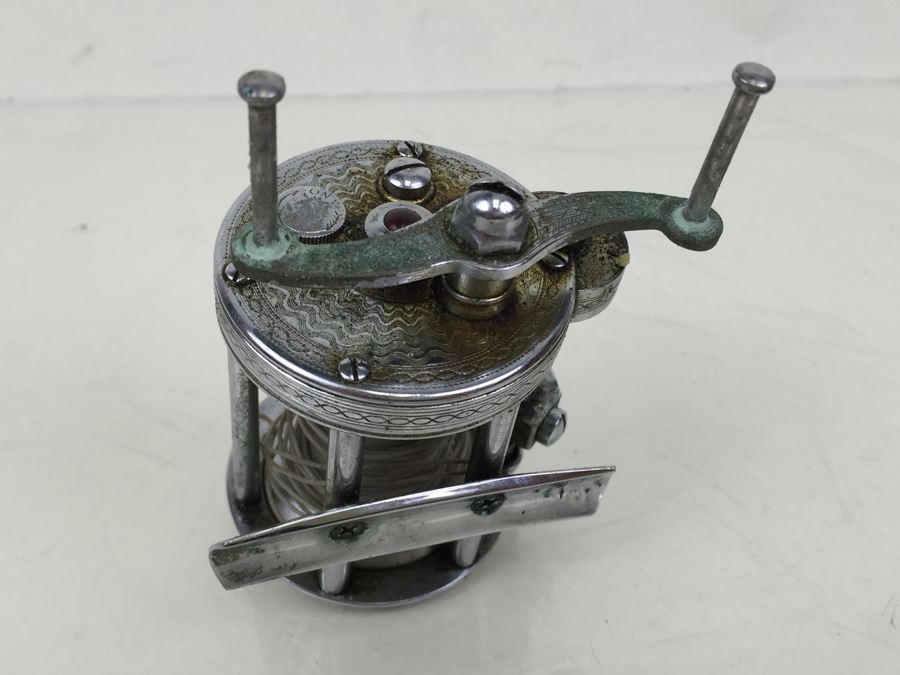 Vintage Pflueger Fishing Reel With Original Leather Pouch Great Condition Oiled [Photo 6]