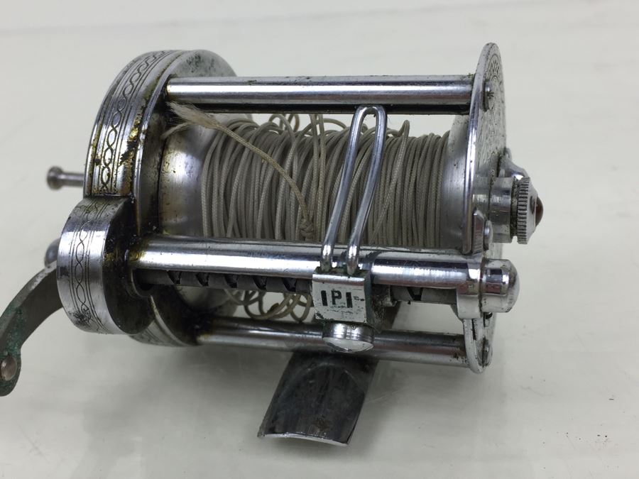 Vintage Pflueger Fishing Reel With Original Leather Pouch Great Condition Oiled [Photo 16]