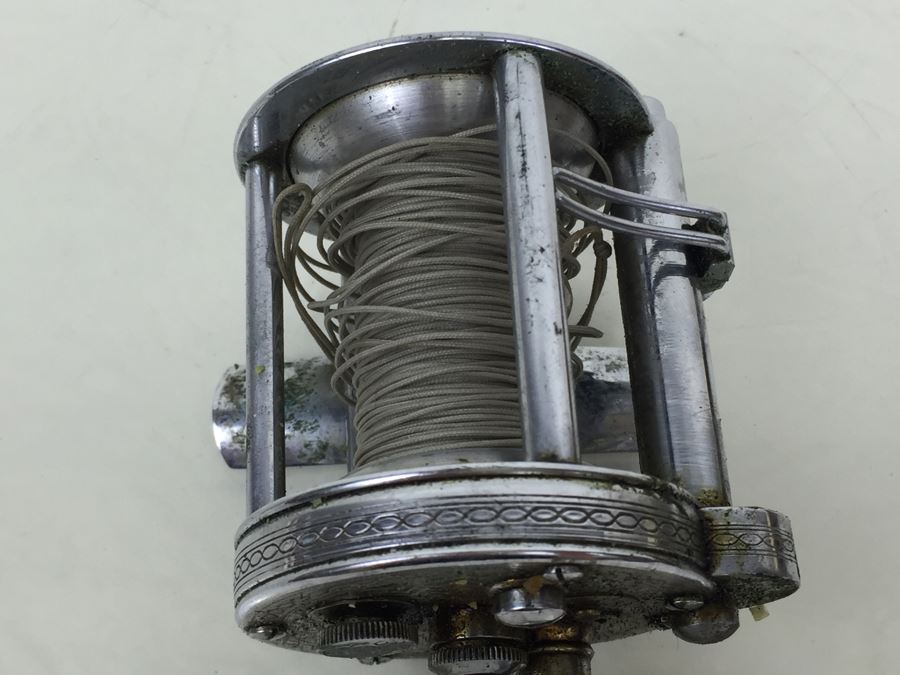 Vintage Pflueger Fishing Reel With Original Leather Pouch Great Condition Oiled [Photo 10]