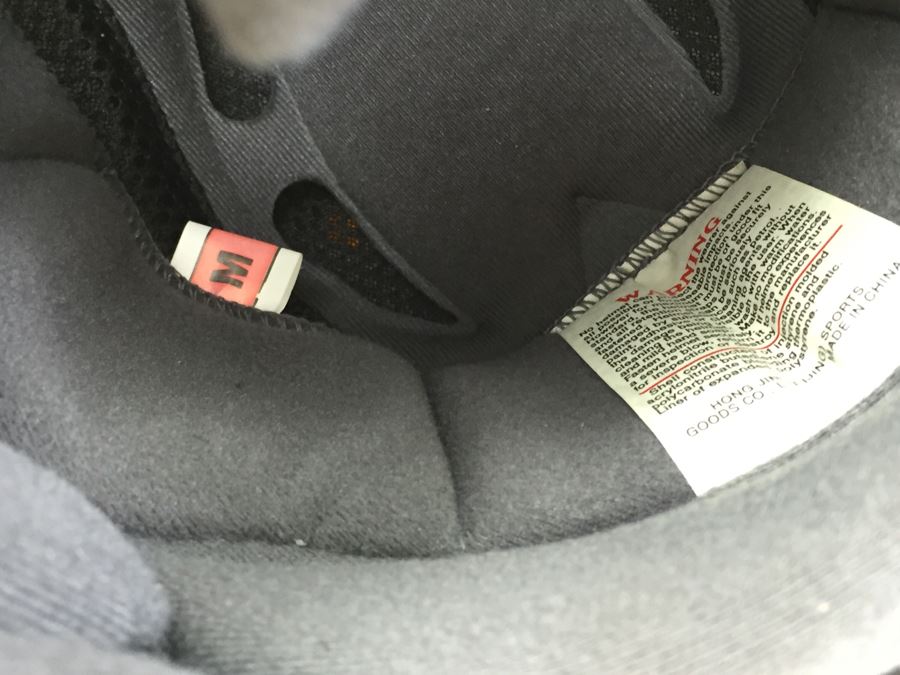 HJC Motorcycle Helmet Size M [Photo 8]