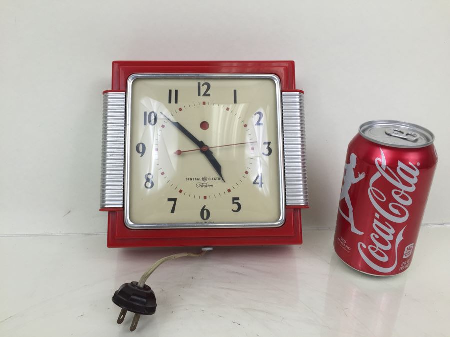 Like New Red Art Decco General Electric Telechron Working Wall Clock Model 2HA43