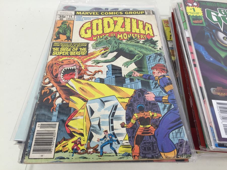 Short Box Of Bagged Comics Various Titles Some Signed Comic Books [Photo 9]