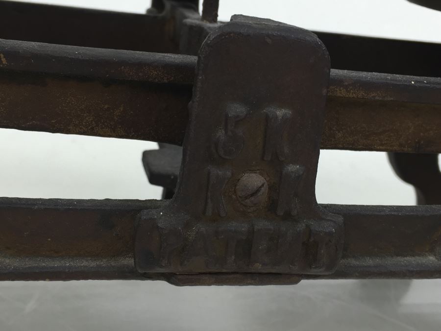 Vintage Cast Iron Balance Scale Marked 5K K K Patent [Photo 12]