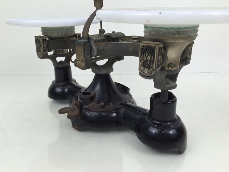 Vintage OHAUS Scale Newark Scale Works, Newark, NJ Capacity 2 Kilos [Photo 22]