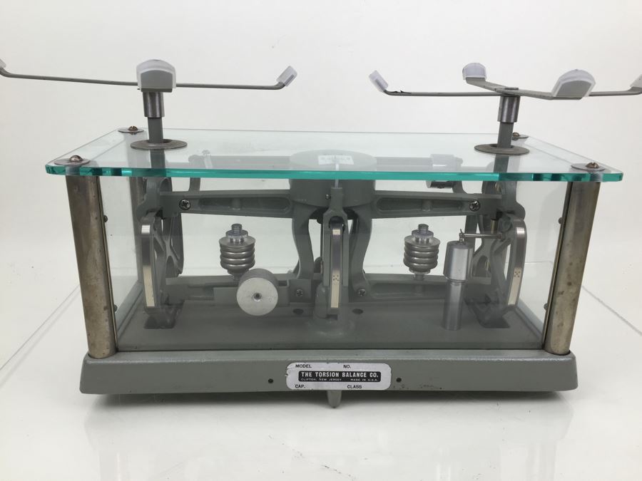 Vintage Apothecary Torsion Balance Scale From The Torsion Balance Co. Model IL 1 Heavy Cast Iron With Thick Glass Panels Excellent Condition [Photo 18]