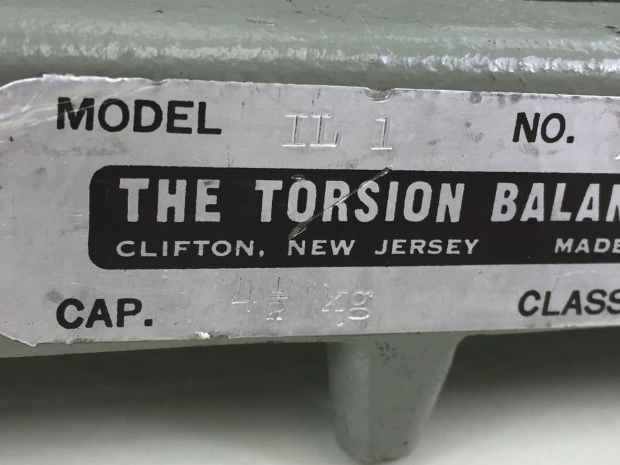 Vintage Apothecary Torsion Balance Scale From The Torsion Balance Co. Model IL 1 Heavy Cast Iron With Thick Glass Panels Excellent Condition [Photo 21]
