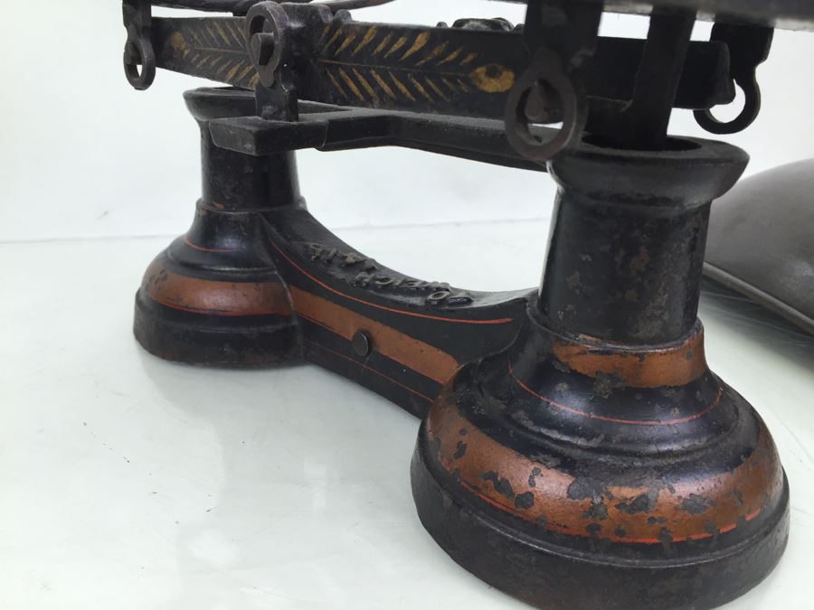 Vintage Scale Gilt Paint Cast Iron Candy Store Produce Grain Scale [Photo 3]