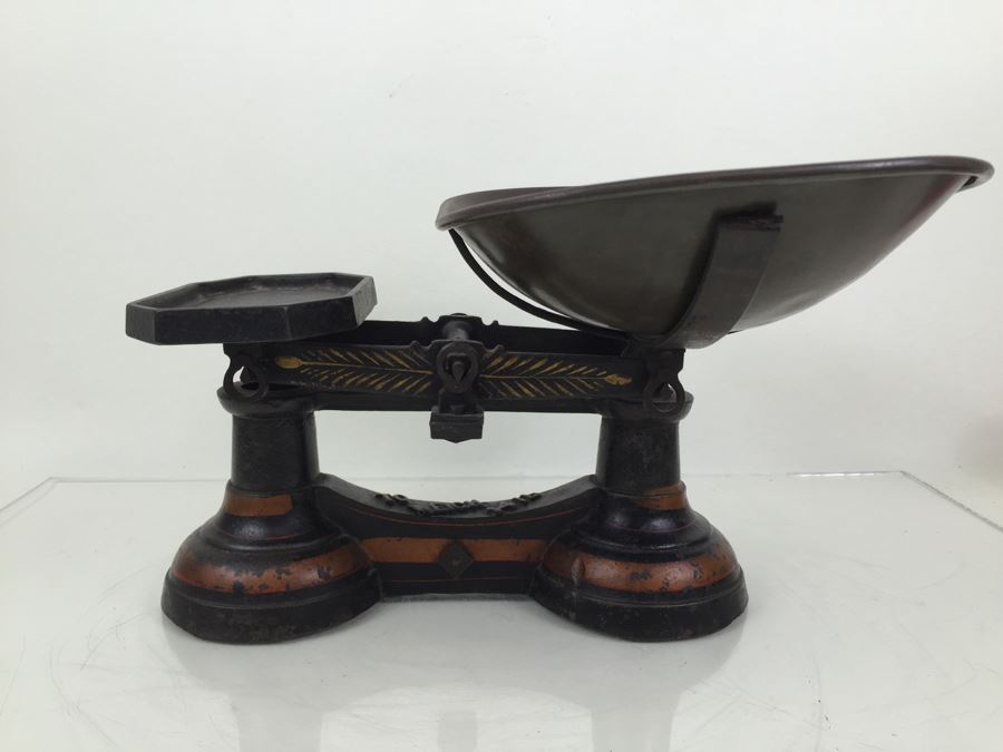 Vintage Scale Gilt Paint Cast Iron Candy Store Produce Grain Scale [Photo 4]