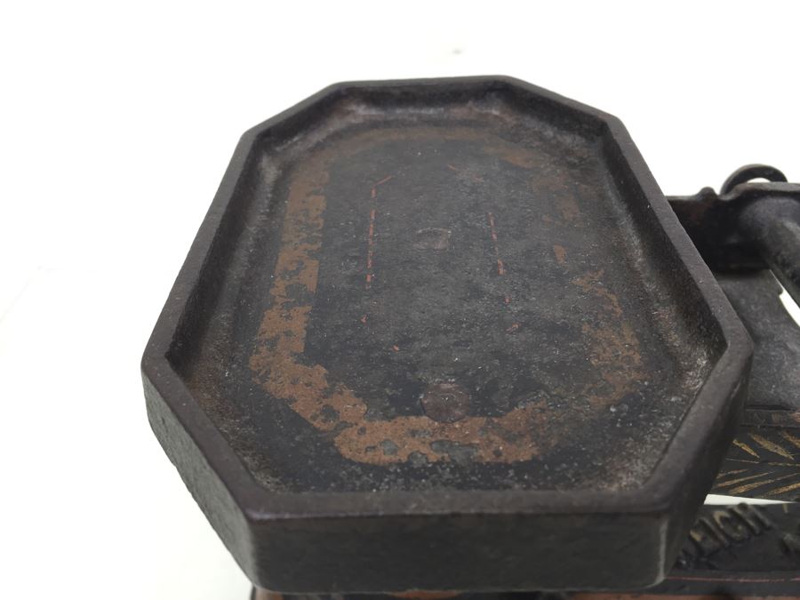 Vintage Scale Gilt Paint Cast Iron Candy Store Produce Grain Scale [Photo 10]