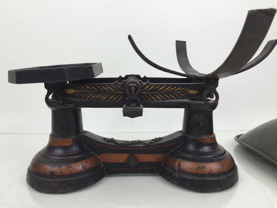 Vintage Scale Gilt Paint Cast Iron Candy Store Produce Grain Scale [Photo 2]