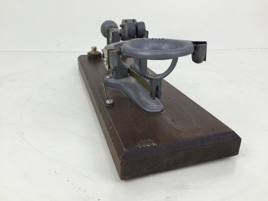 Vintage National Poultry Equipment Co. Egg Scale 'Magic Scale' On Wooden Base With Weights [Photo 9]