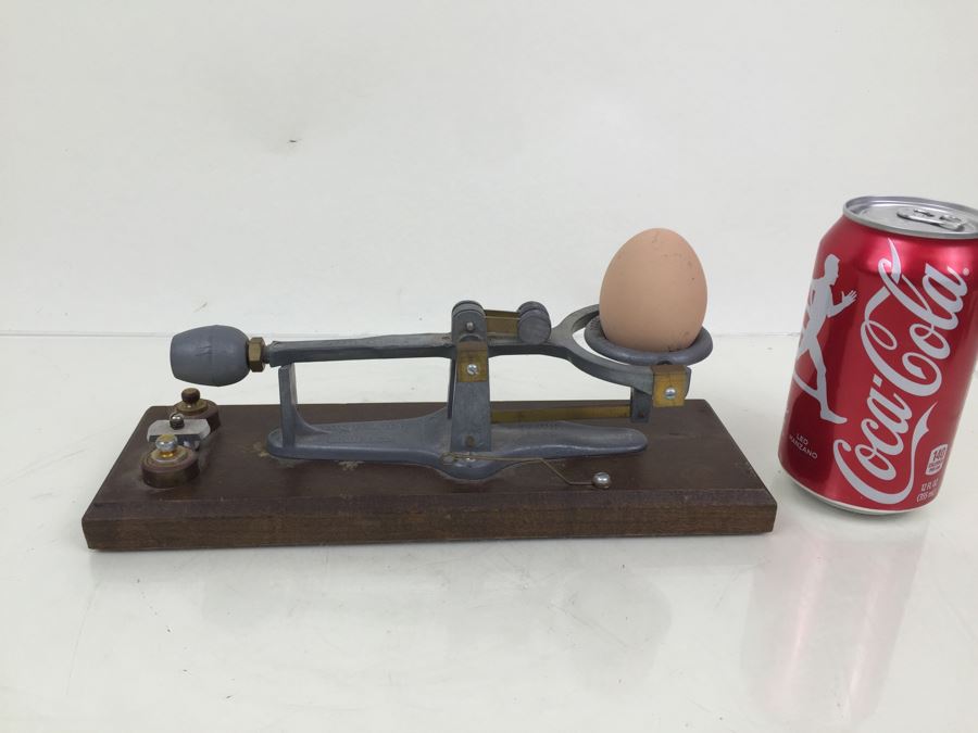 Vintage National Poultry Equipment Co. Egg Scale 'Magic Scale' On Wooden Base With Weights [Photo 4]