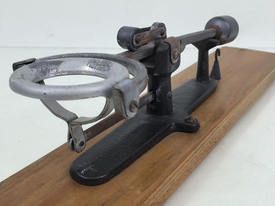 Vintage Reliable Los Angeles Egg Scale On Wooden Base [Photo 2]