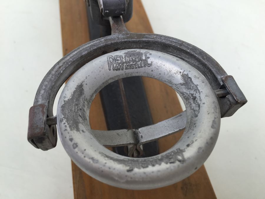 Vintage Reliable Los Angeles Egg Scale On Wooden Base [Photo 7]