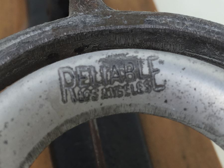 Vintage Reliable Los Angeles Egg Scale On Wooden Base [Photo 8]