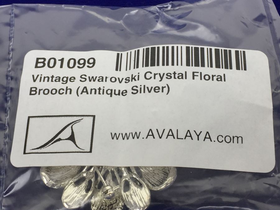 Vintage Swarovski Crystal Floral Brooch (Antique Silver) [Photo 9]