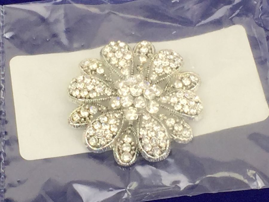 Vintage Swarovski Crystal Floral Brooch (Antique Silver) [Photo 8]