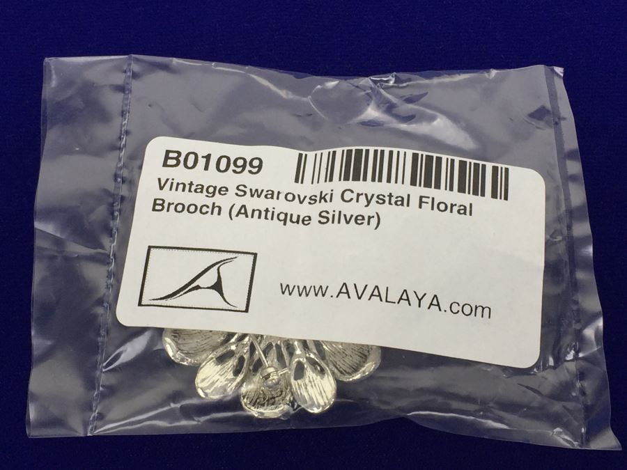 Vintage Swarovski Crystal Floral Brooch (Antique Silver) [Photo 3]