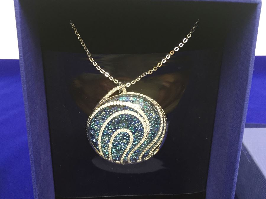 Swarovski Earth Pendant Necklace New In Box [Photo 8]